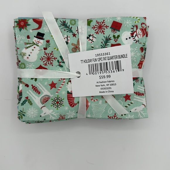 Christmas Holiday Fat Quarter Bundle 12 Hi Fashion Timeless Gnomes - Picture 3 of 5